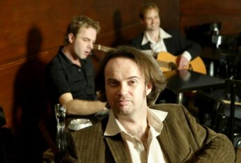 ©ARTIS-Uli Deck// 12.02.2004 Pat Fritz und Band
-Copyright -ARTIS-ULI DECK ZEPPELINSTR. 7  
D-76185 KARLSRUHE TEL:  0049 (0) 721-84 38 77 
FAX:  0049 (0) 721 84 38 93  
Mobil: 0049 (0) 172 7292636
E-Mail:  artis.foto@t-online.de
Voba Durlach  BLZ 661 901 00 KONTO 506 680 02
Steuernummer 35061/00037
Veroeffentlichung nur gegen Honorar nach MFM
zzgl. ges. Mwst. (derzeit 7%) , Belegexemplar
und Namensnennung entsprechend meinen AGB.